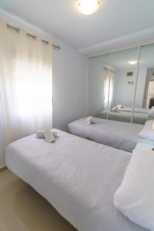 RentalSevilla Luminoso apartamento con terraza a orillas del río Exterior foto