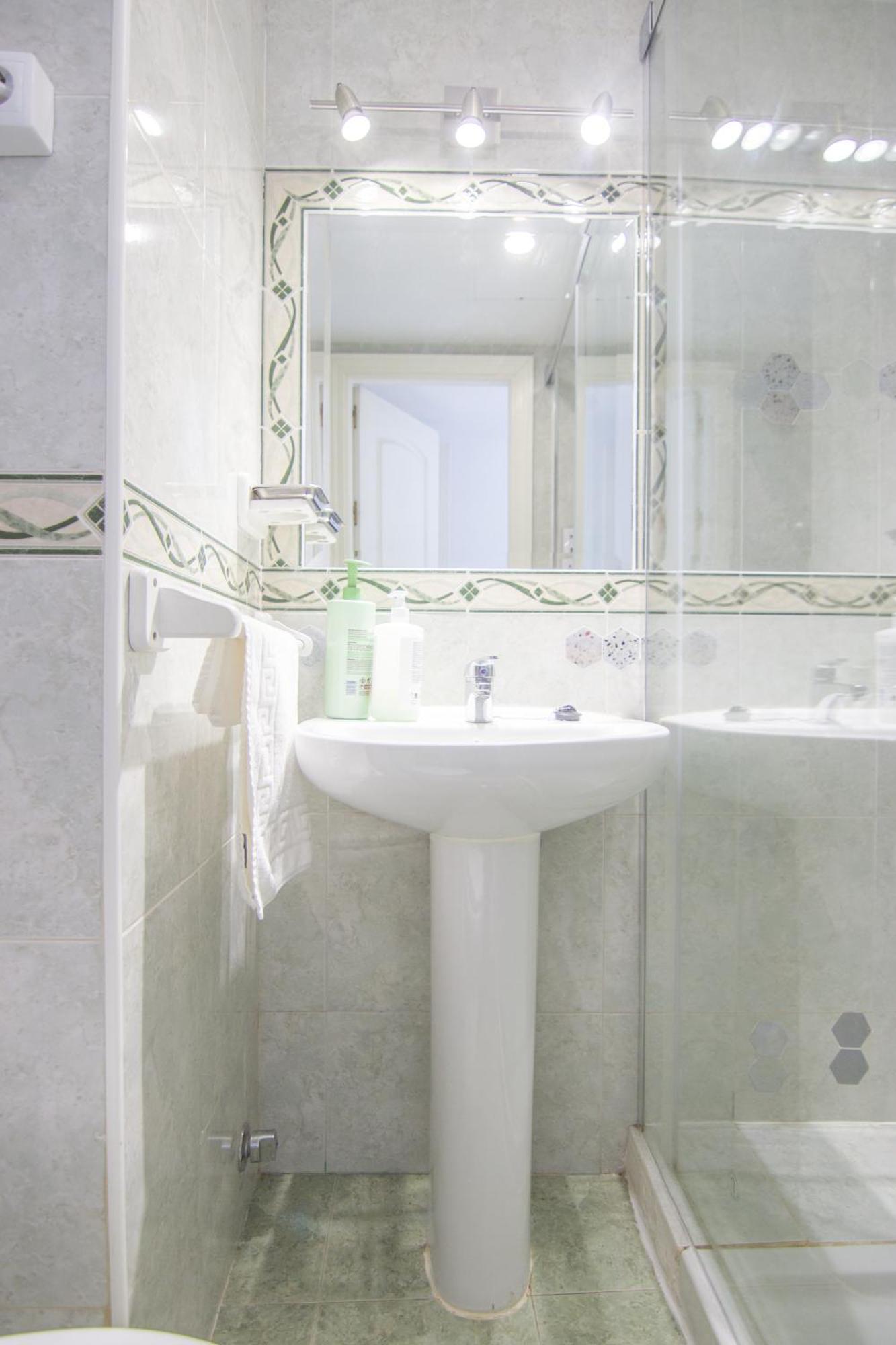 RentalSevilla Luminoso apartamento con terraza a orillas del río Exterior foto
