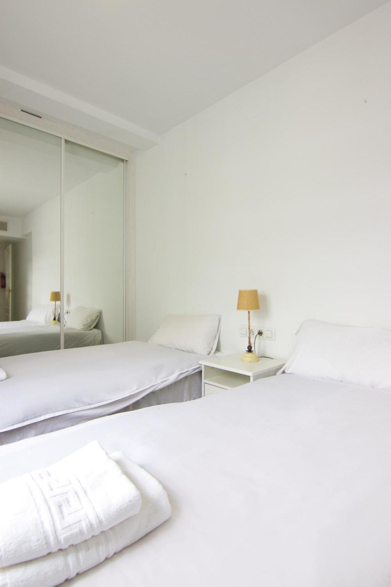 RentalSevilla Luminoso apartamento con terraza a orillas del río Exterior foto