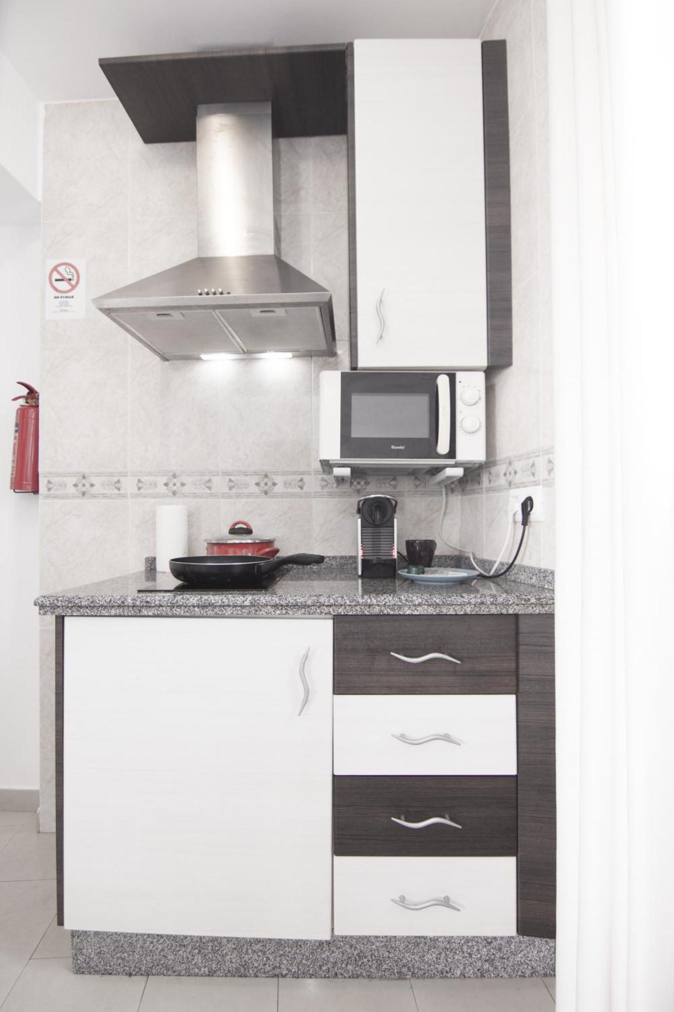 RentalSevilla Luminoso apartamento con terraza a orillas del río Exterior foto