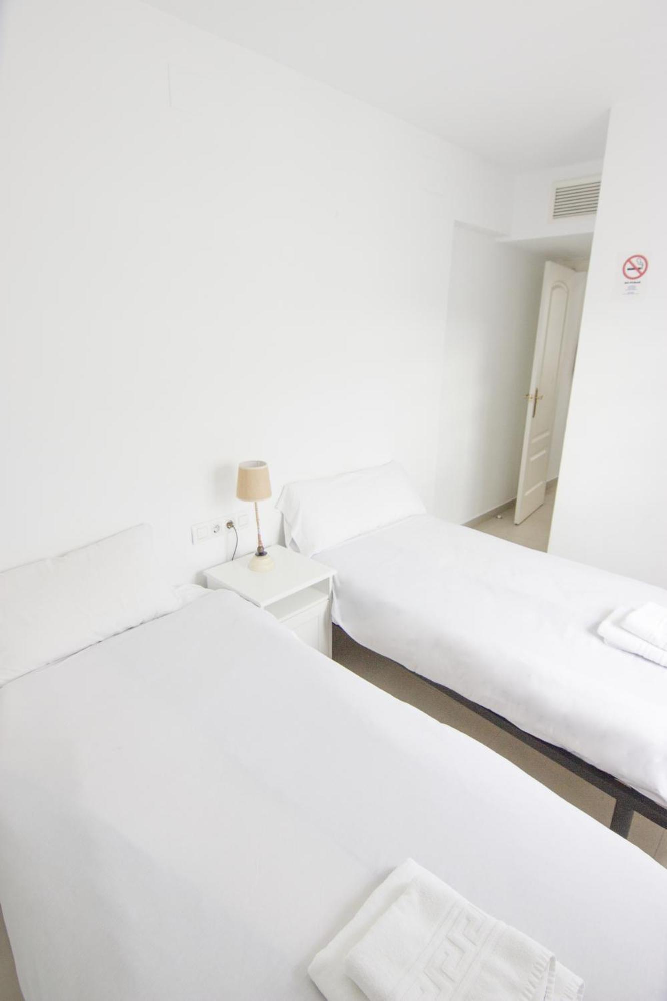 RentalSevilla Luminoso apartamento con terraza a orillas del río Exterior foto