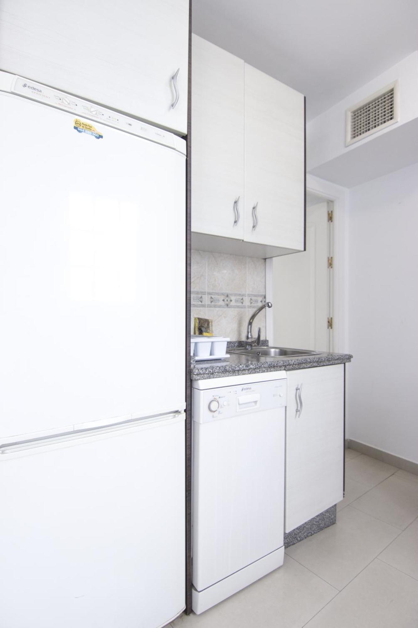 RentalSevilla Luminoso apartamento con terraza a orillas del río Exterior foto